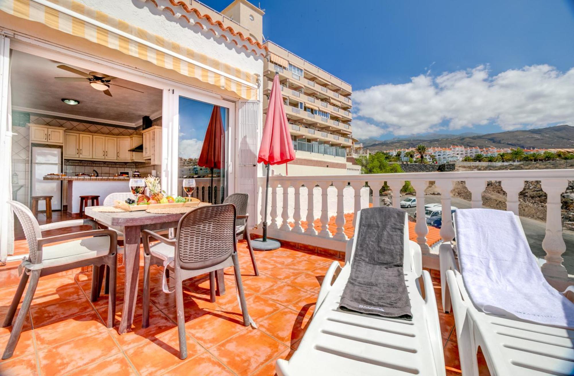 Relax Front Sea Apartment Каляо Салвахе Екстериор снимка